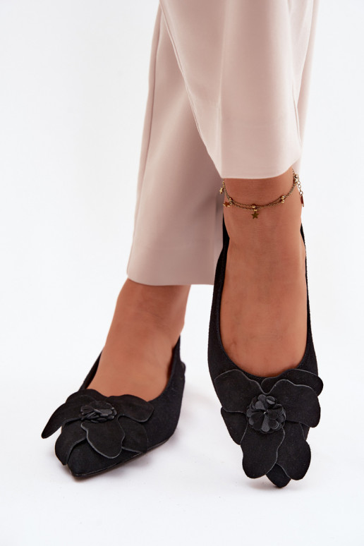 sandali Pelle dalla pelle scamosciata con tacchi larghi Con decorazioni Un fiore Vinceza 66951 colore nero