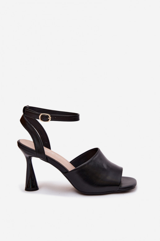 Sandali da donna con i tacchi Vinceza 62297 colore nero