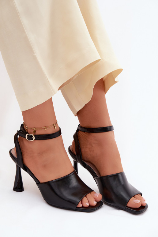 Sandali da donna con i tacchi Vinceza 62297 colore nero