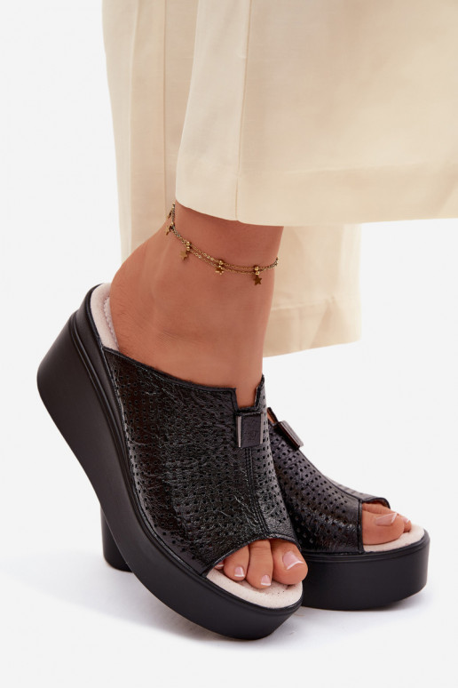 Pantofole nere da donna in ecopelle con piattaforma Vinceza 95392