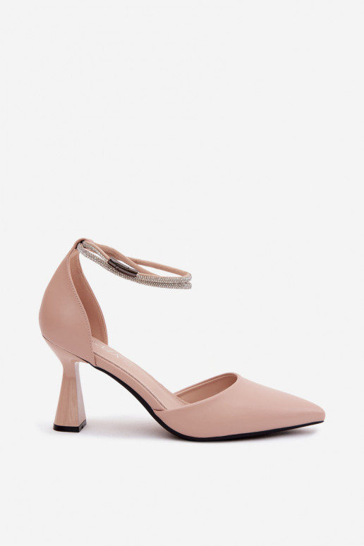 Scarpe beige con tacco basso e cinturini lucidi Vinceza 62283