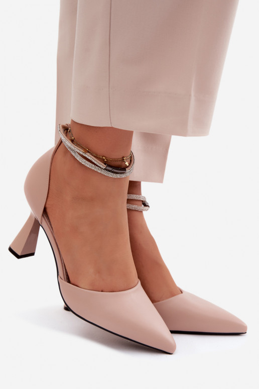 Scarpe beige con tacco basso e cinturini lucidi Vinceza 62283