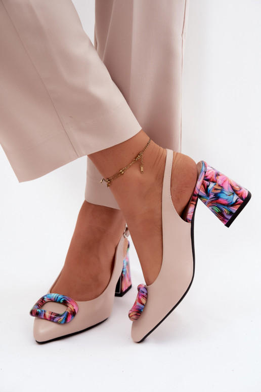 Sandali con tacco alto da donnaDekoracyjną con fibbie Vinceza 62289 beige