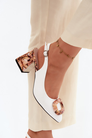 Sandali con tacco alto da donnaDekoracyjną con fibbie Vinceza 62289 Colore bianco 2