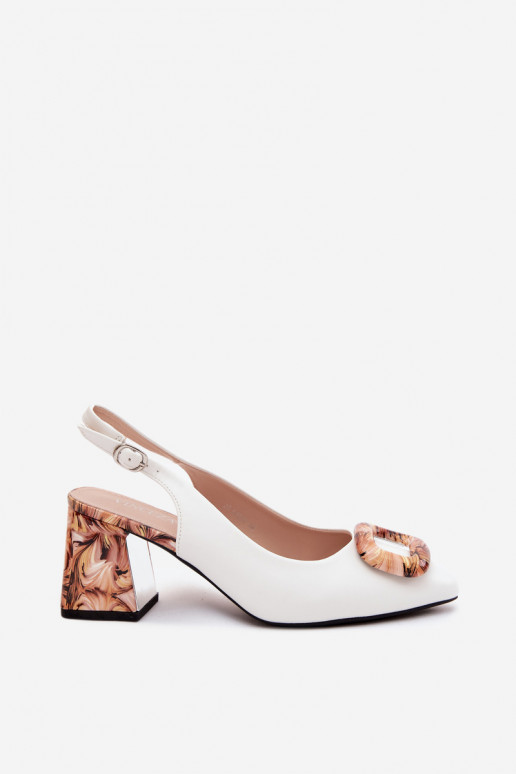 Sandali con tacco alto da donnaDekoracyjną con fibbie Vinceza 62289 Colore bianco