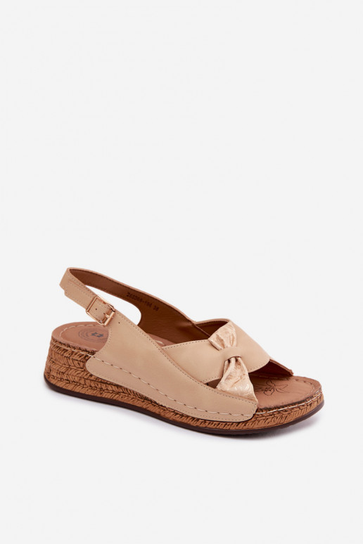 Comodi sandali da donna con una piattaforma beige Iggy
