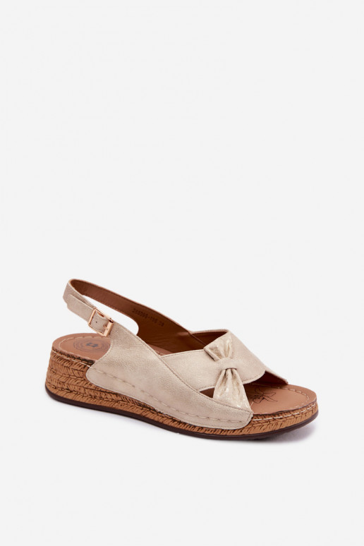 Comodi sandali da donna con una piattaforma colore dorato Iggy