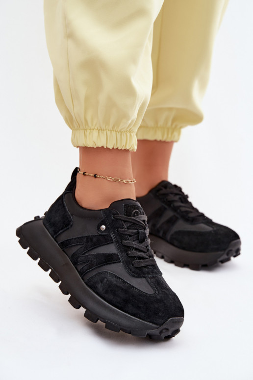 Pelle dalla pelle scamosciata Scarpe modello sneakers Femminile con una piattaforma Vinceza 41520 colore nero