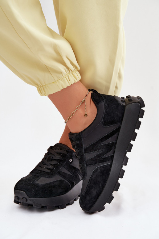 Pelle dalla pelle scamosciata Scarpe modello sneakers Femminile con una piattaforma Vinceza 41520 colore nero