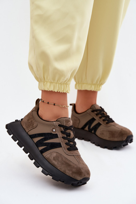 Pelle dalla pelle scamosciata Scarpe modello sneakers Femminile con una piattaforma Vinceza 41520 colore kaki