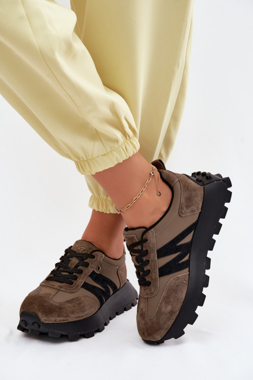 Pelle dalla pelle scamosciata Scarpe modello sneakers Femminile con una piattaforma Vinceza 41520 colore kaki