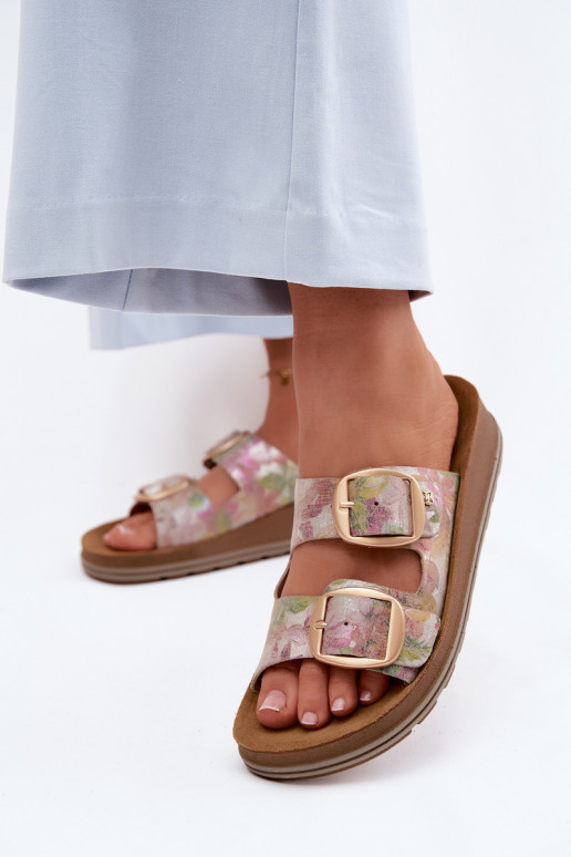 Pantofole in pelle con motivi e fibbie in vari colori
