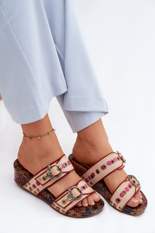 Ciabatte in pelle per donna con motivo e piattaforma in vari colori