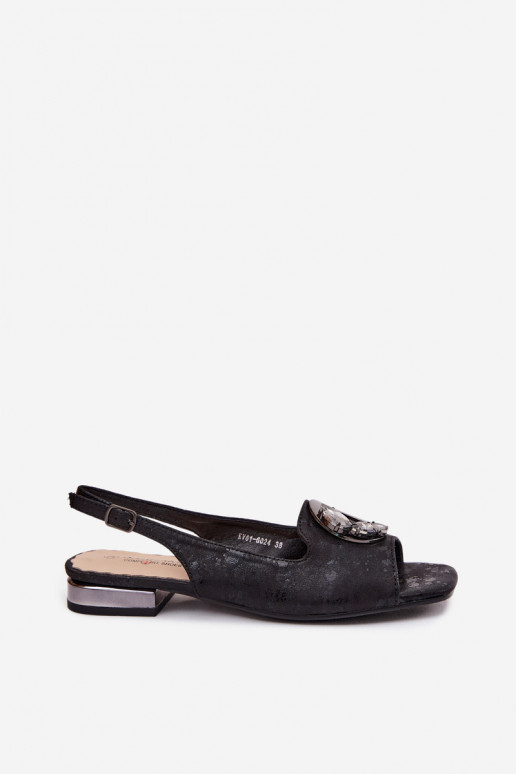 Sandali piatti per donna con ornamenti in nero