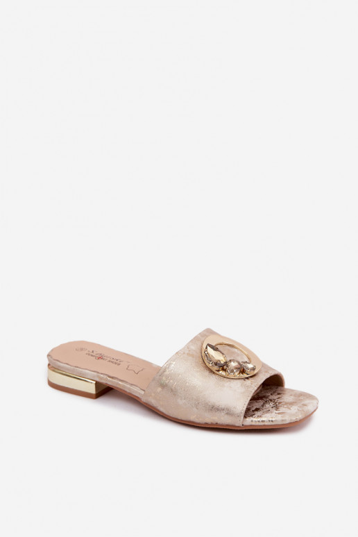 Pantofole da donna con tacchi larghi con ornamenti KV61-6025 colore dorato