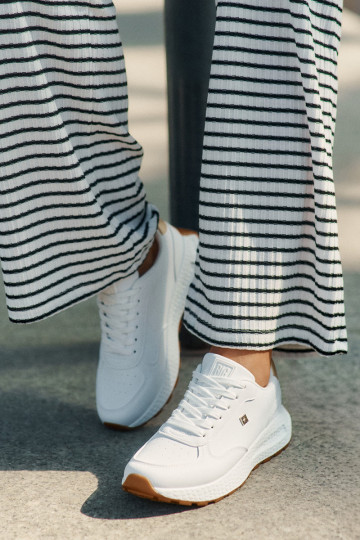 Scarpe sportive da donna Big Star bianche 2