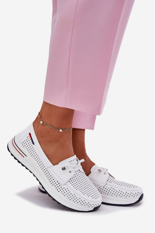 Pelle scarpe Femminile con una piattaforma Colore bianco Violeth