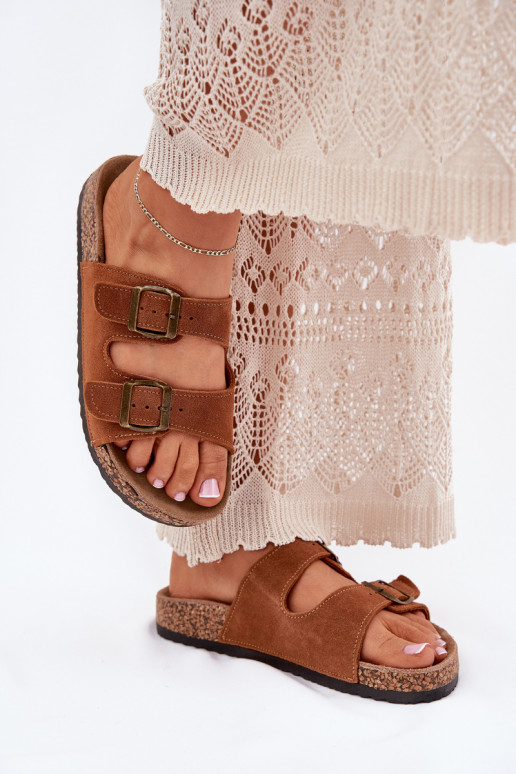 pantofole in pelle scamosciata Su suola in sughero con fibbie colore marrone Tavira