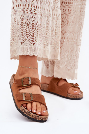 pantofole in pelle scamosciata Su suola in sughero con fibbie colore marrone Tavira 2