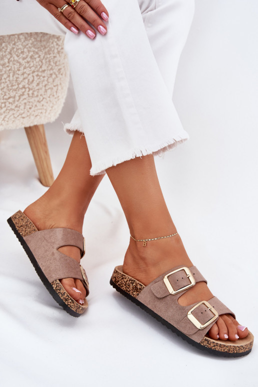 Pantofole da donnain ecopelle scamosciatau colore dorato con fibbie beige Vorella