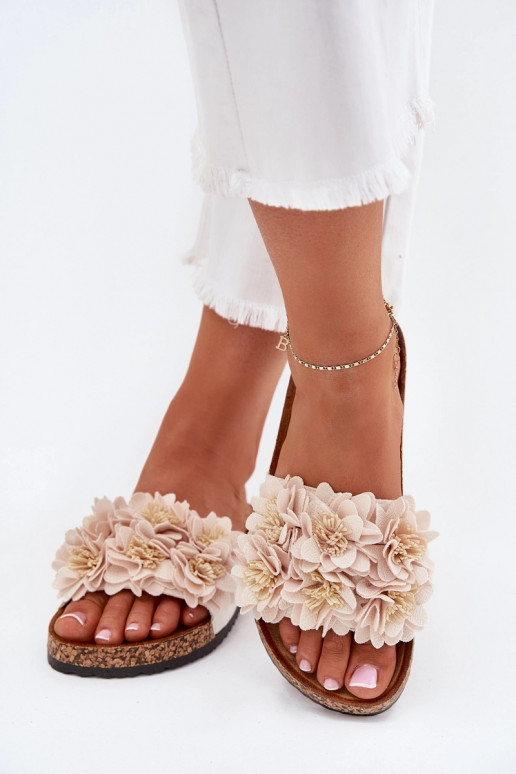 Pantofole color sabbia su suola di sughero con motivi floreali decorativi Seleneza