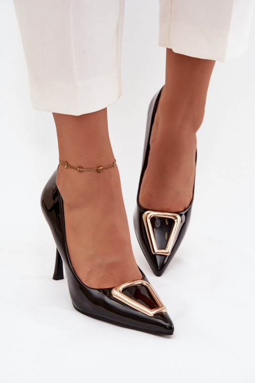 Scarpe con tacco alto nere con effetto lucido e dettagli dorati Paivelle
