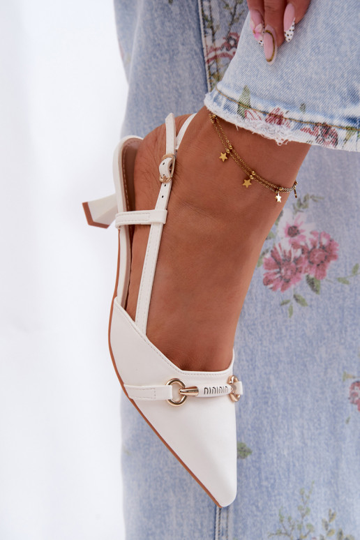 Sandali da donna con tacco appuntito color bianco Felessa