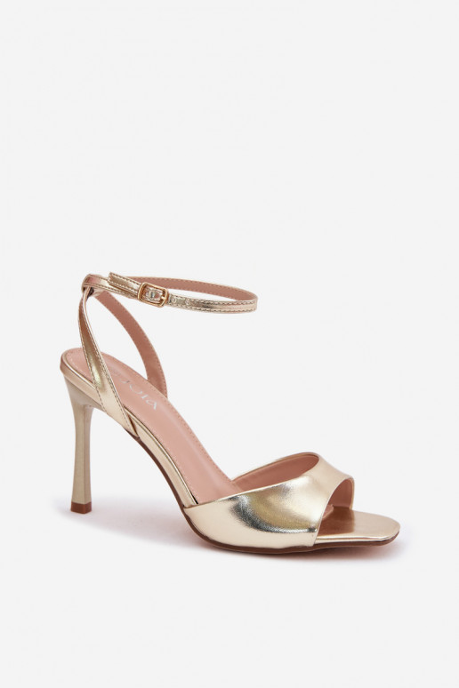 Sandali da donna dorati con tacchi sottili in ecopelle Olissey