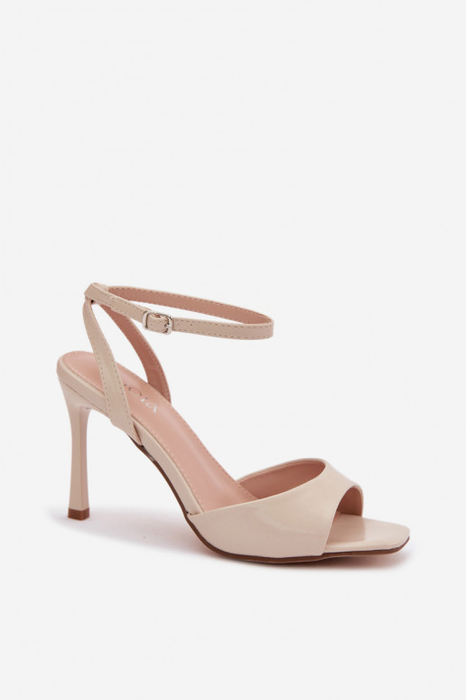 Sandali da donna color sabbia con tacchi sottili in ecopelle Olissey