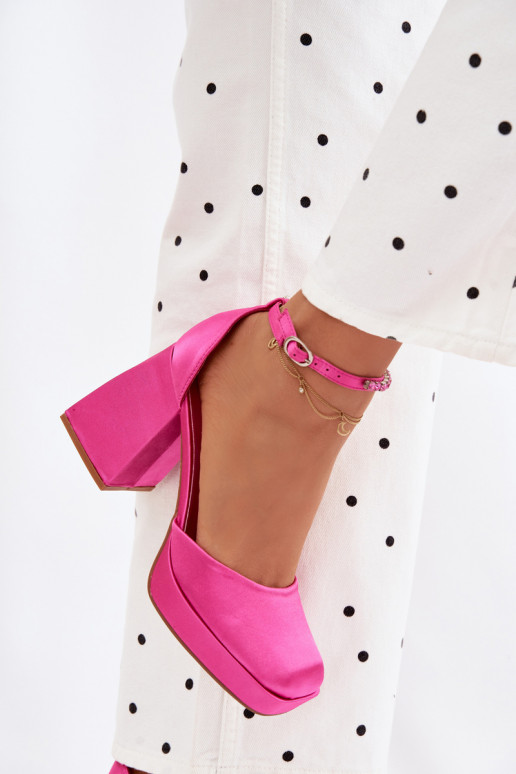Sandali rosa con tacco e finitura in satin Calistae
