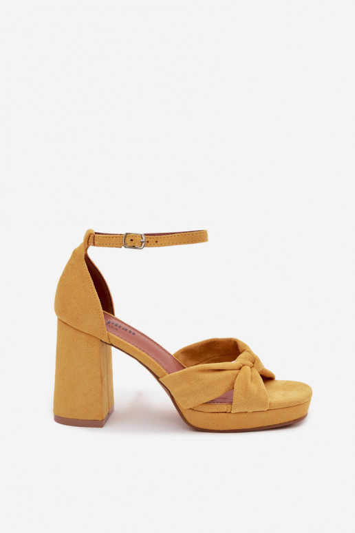 Sandali gialli con tacco alto in suede sintetico Rosetta