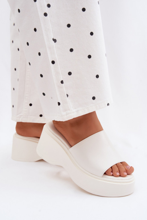 Pantofole da donna con una piattaforma Colore bianco Virelia