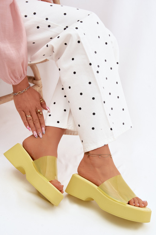 Pantofole da donna con una piattaformaTransparentnym Strisceem colore giallo Selestia