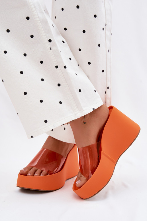 Pantofole da donna con una piattaformaTransparentnym Strisceem colore arancione Zolretia
