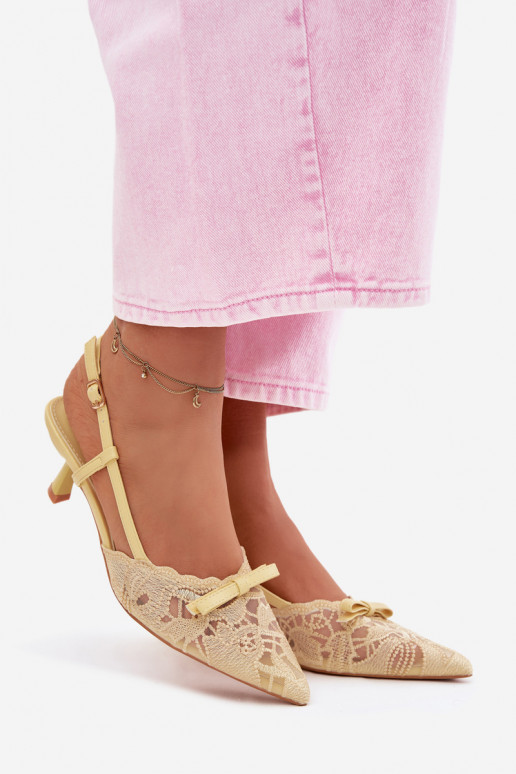 Sandali con lacci Femminile Abilitato obcasie con nastri colore giallo Deveribelle