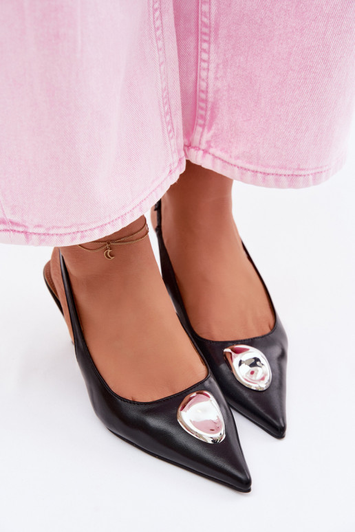 Sandali da donna con tacchi sottili Con decorazioni Detalem colore nero Isadora