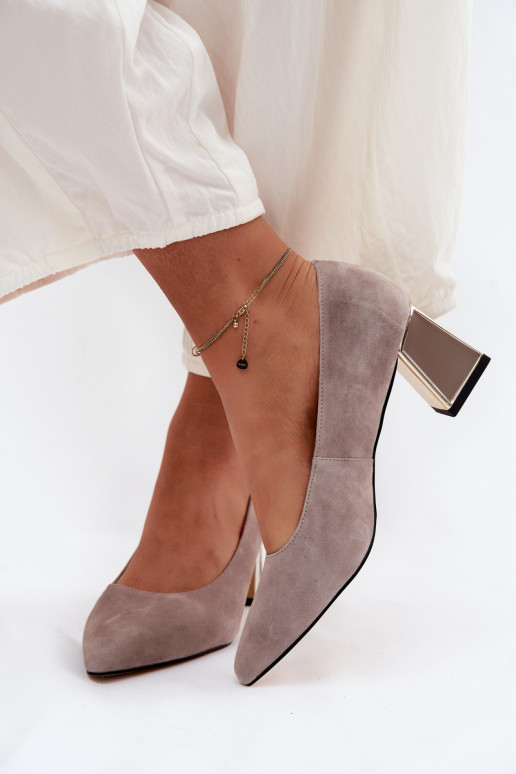 Décolleté in suede sintetico color sabbia Vinceza 66921