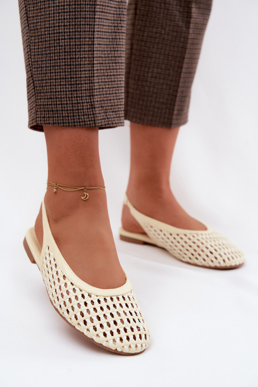 Sandali da donna con elementi traforati colore giallo Selviora