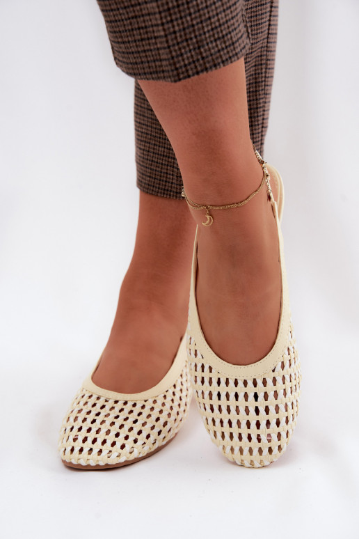 Sandali da donna con elementi traforati colore giallo Selviora