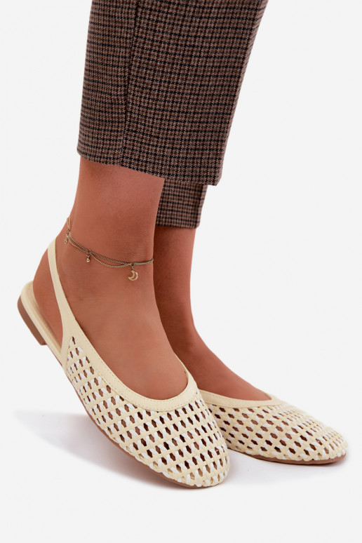 Sandali da donna con elementi traforati colore giallo Selviora