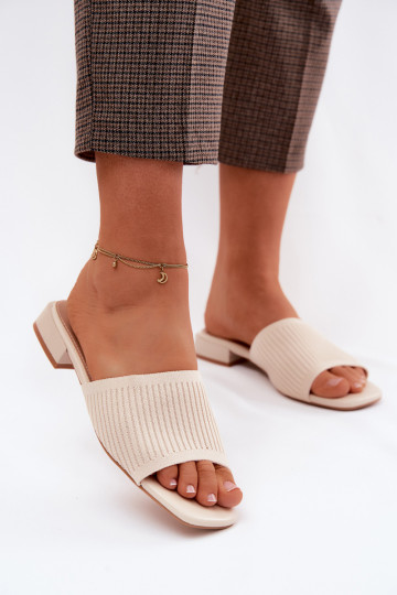  Pantofole da donna con tacchi larghi colore avorio Belissea