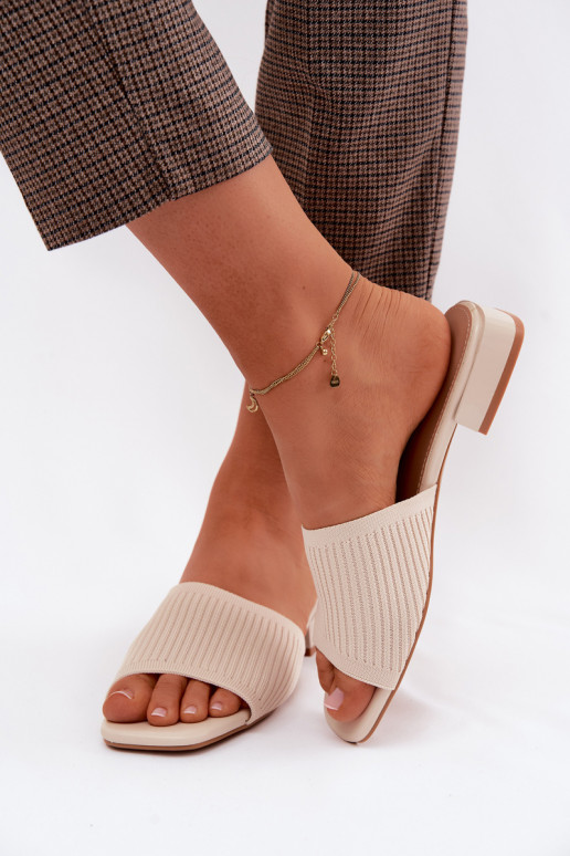  Pantofole da donna con tacchi larghi colore avorio Belissea