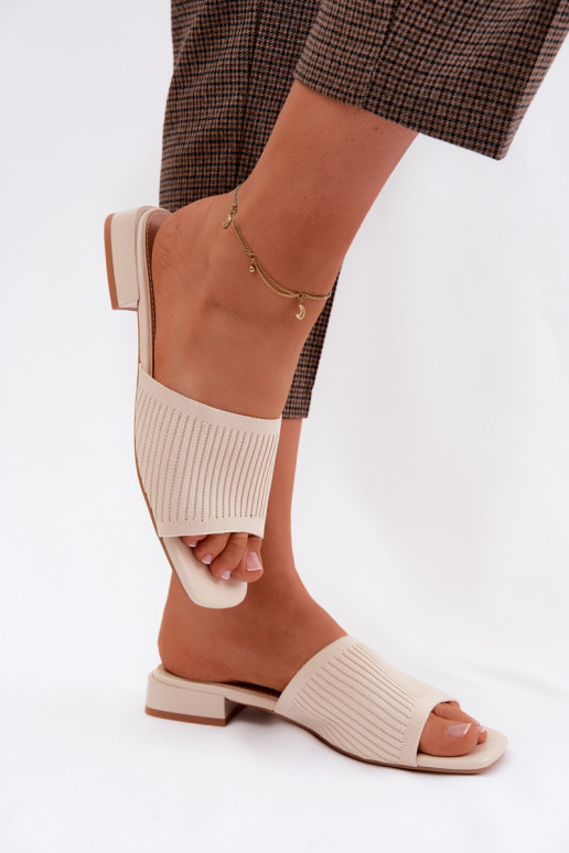  Pantofole da donna con tacchi larghi colore avorio Belissea