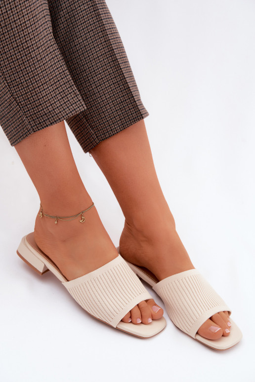  Pantofole da donna con tacchi larghi colore avorio Belissea