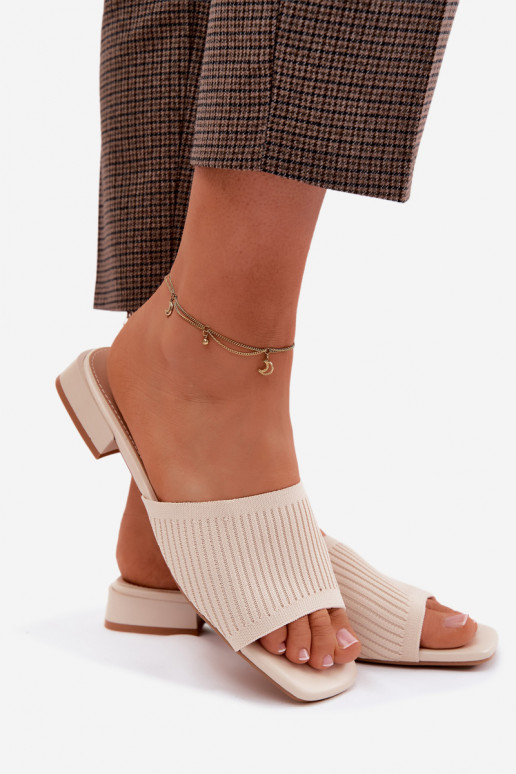  Pantofole da donna con tacchi larghi colore avorio Belissea