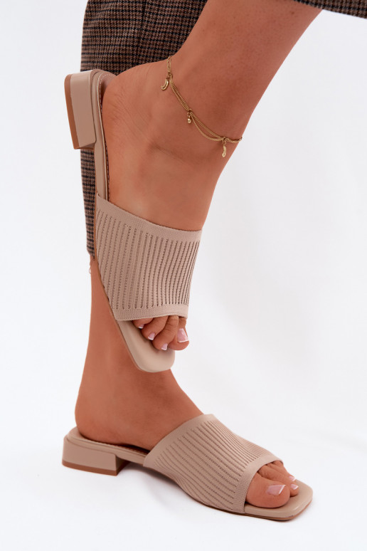 Pantofole da donna color sabbia con tacco largo Belissea
