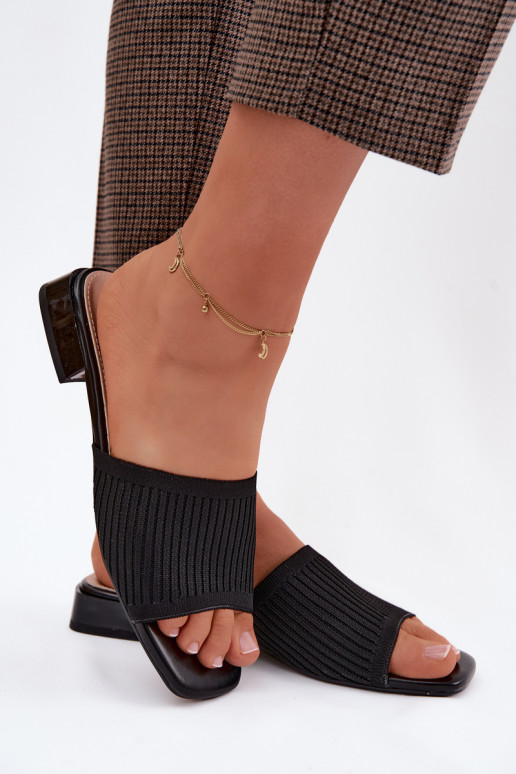  Pantofole da donna con tacchi larghi colore nero Belissea