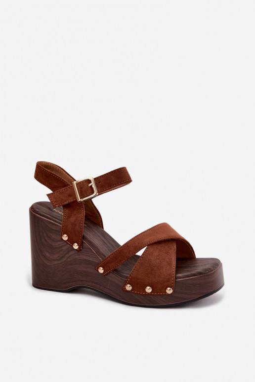 Sandali con piattaforma da donna in suede sintetico e borchie dorate color marrone Velvra