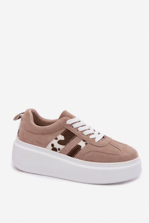 Scarpe modello sneakers Femminile con una piattaformaImitacji dalla pelle scamosciatau Łaty beige Averin