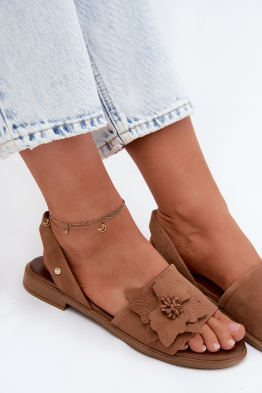 Sandali in suede con tacco largo e fiori decorativi Zazoo 407471 in marrone